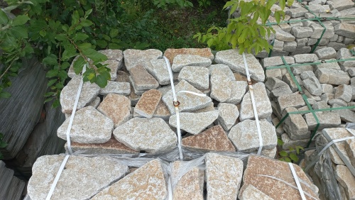 Гранитный плитняк галтованный для мощения купить в Радужном