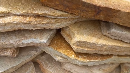 Плитняк златолит жёлтый золотистый для отмостки купить в Радужном