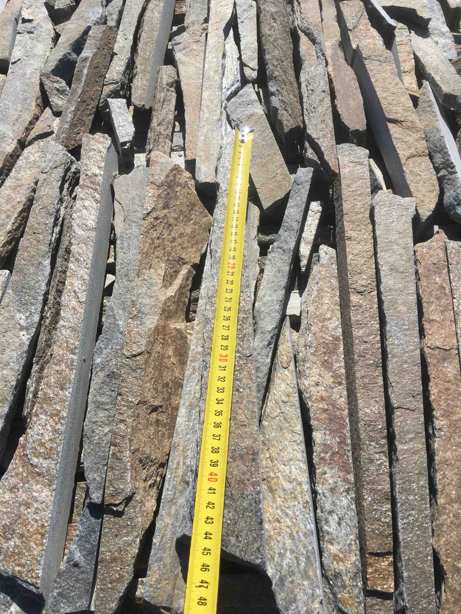 Горбушка златолит мультиколор для облицовки купить в Радужном