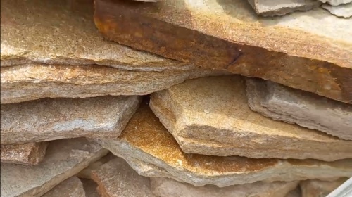 Плитняк златолит жёлтый золотистый для отмостки купить в Радужном