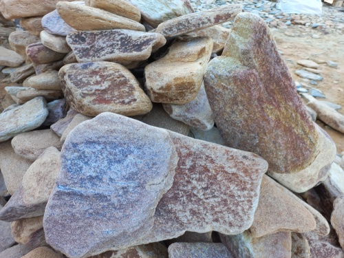 Златолит жёлтый, жёлто-зелёный глыбки и валуны для ланшафтного дизайна купить в Радужном