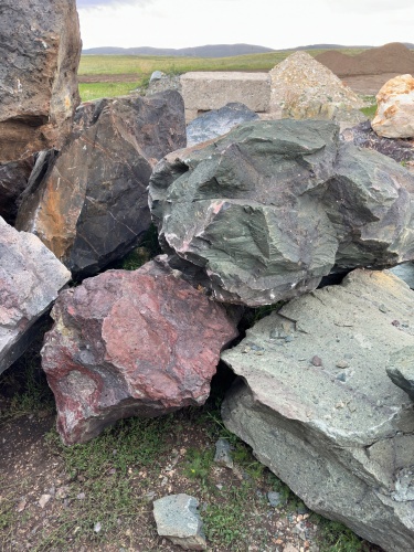 Камни для ландшафтного дизайна зелёные 10-60 килограмм купить в Радужном