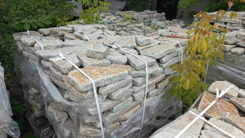 Гранитный плитняк галтованный для мощения купить в Радужном