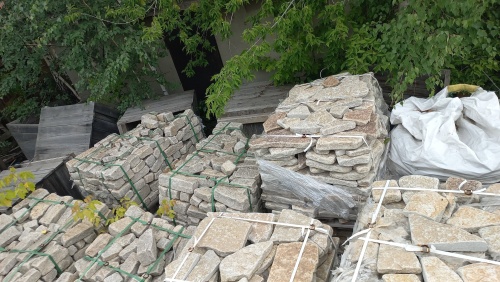 Гранитный плитняк галтованный для мощения купить в Радужном