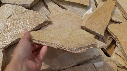 Плитняк златолит жёлтый для цоколя купить в Радужном