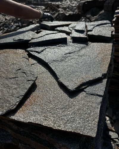 Плитняк златолит серебристый для фасада купить в Радужном