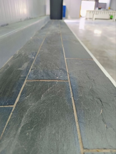 Плитка чёрная из натурального камня фасадная 30 см * 5 см, толщина 7 мм -30 мм купить в Радужном