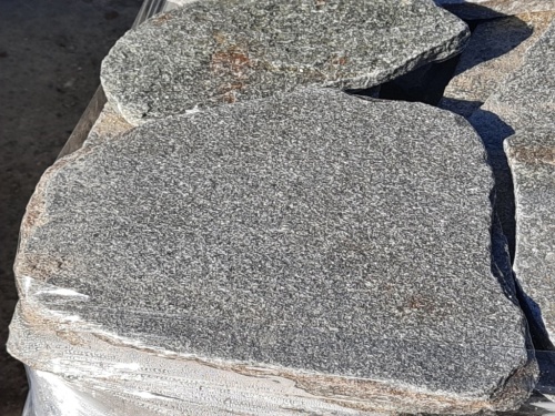 Златолит серебристый галтованный для лестниц купить в Радужном